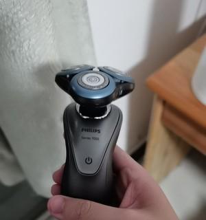 飞利浦S9121剃须刀的性能和用户体验（探索飞利浦S9121剃须刀的创新设计和卓越功能）
