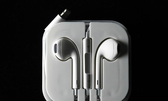 苹果AirPods耳机的优缺点（解析AirPods的特点及使用体验）
