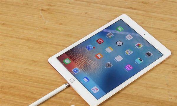 全面升级的9.7寸iPad新款如何超越前作（性能卓越，功能更强大，带给你无限可能！）