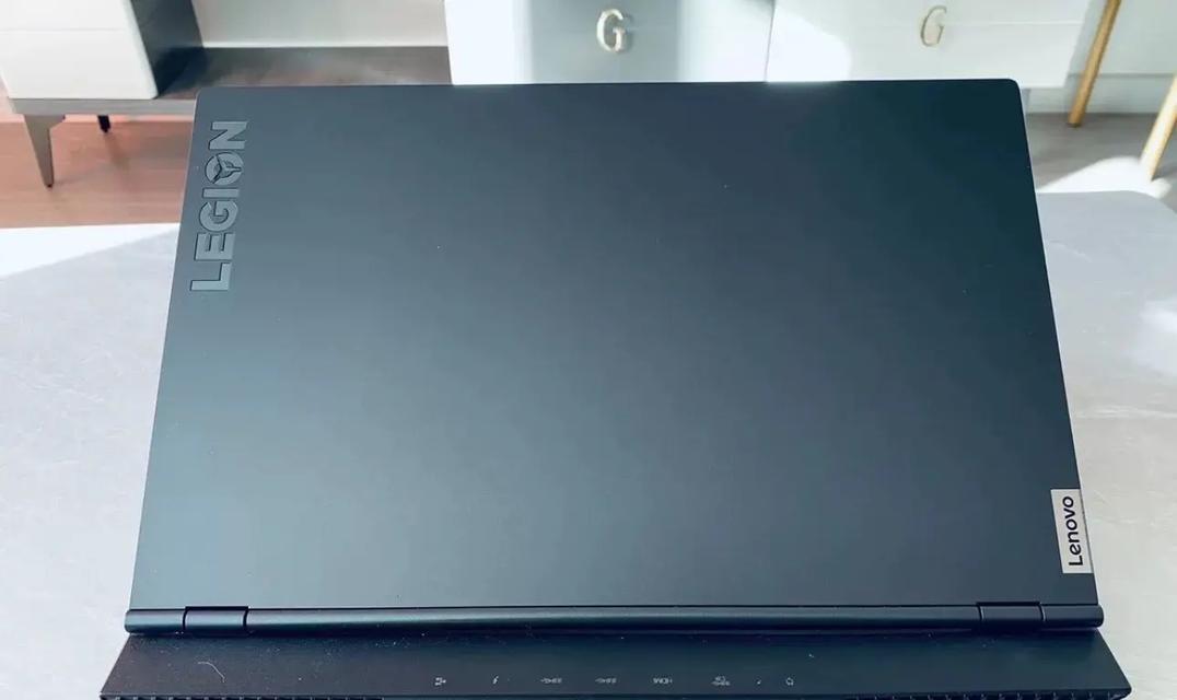Lenovo拯救者15（打造游戏界的救世主，Lenovo拯救者15让你畅享极致游戏乐趣）