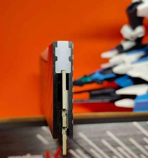 电脑内存条的作用和重要性（探索电脑内存条对性能的影响与提升）