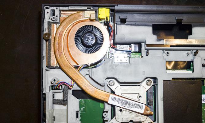 ThinkPadR490拆机教程（轻松学会拆卸ThinkPadR490电脑的关键步骤）