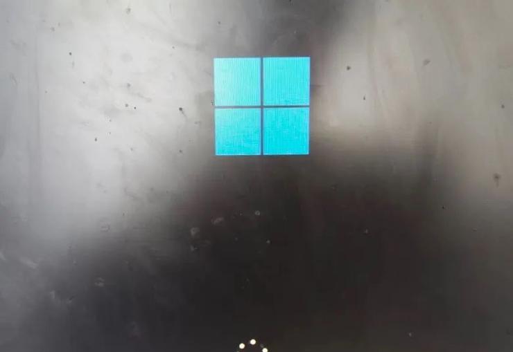 如何使用U盘装PE系统（简单易懂的教程，让你轻松装载PE系统）